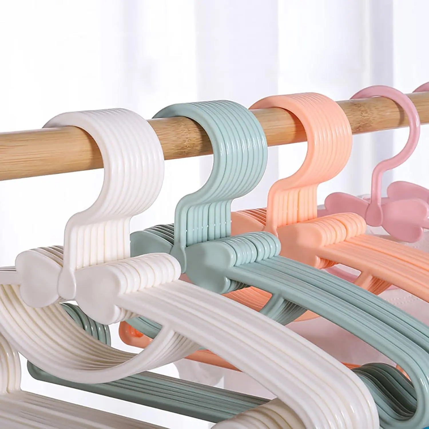 Baby Clothes Racks Plastic Tow - огляд і ціна Baby Clothing Rack